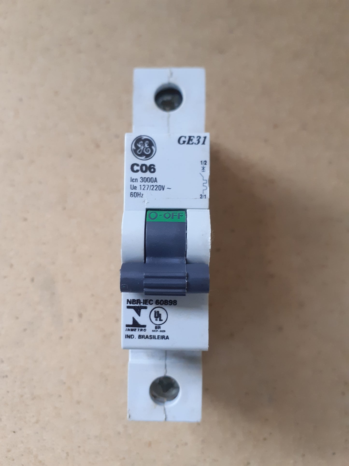 Disjuntor GE DIN GE31C06