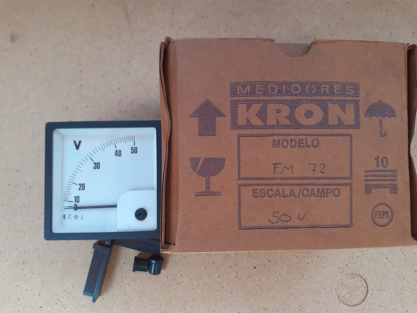 Voltimetro Kron FM72 50V