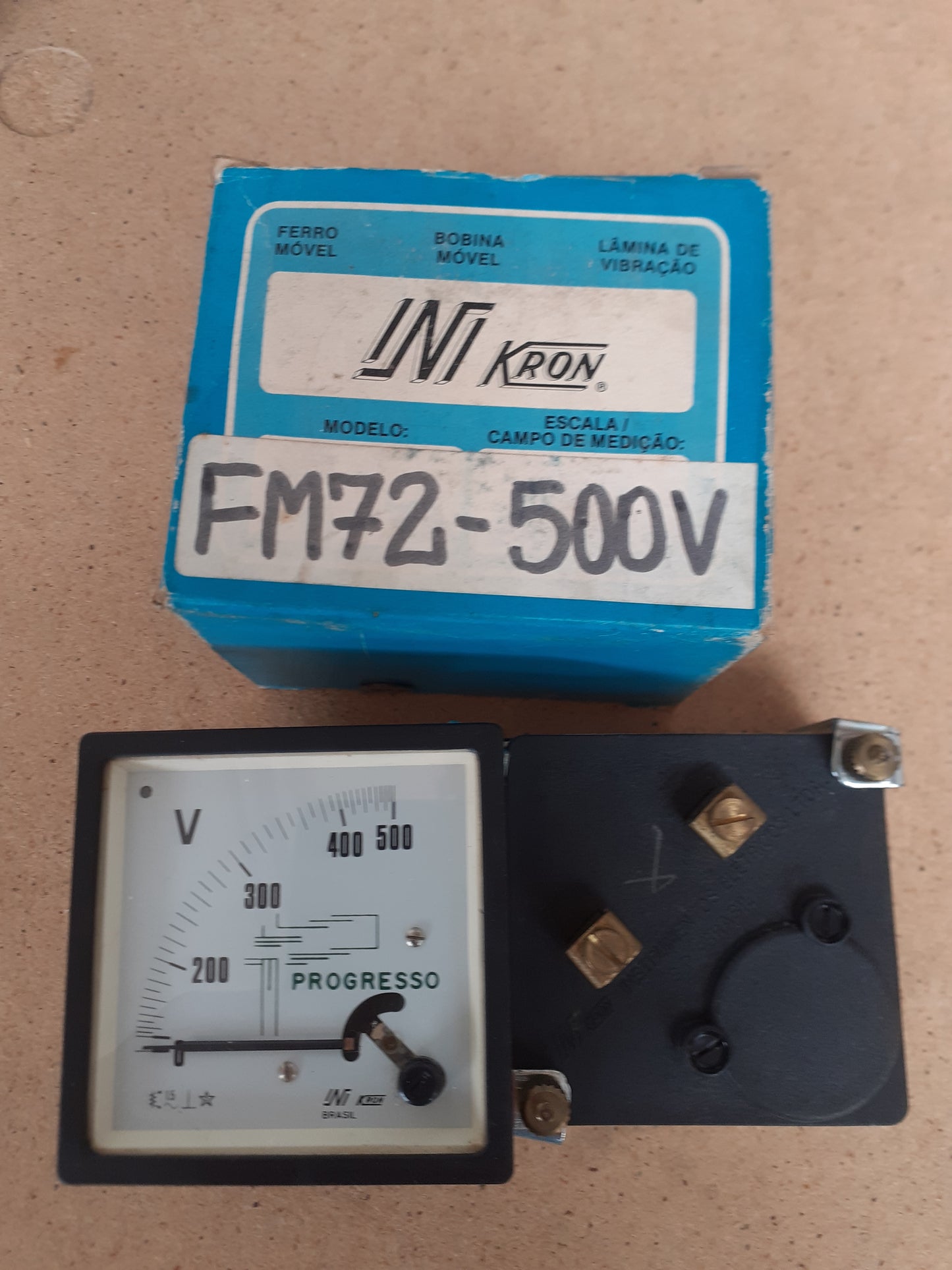 Voltimetro Kron FM72 500V