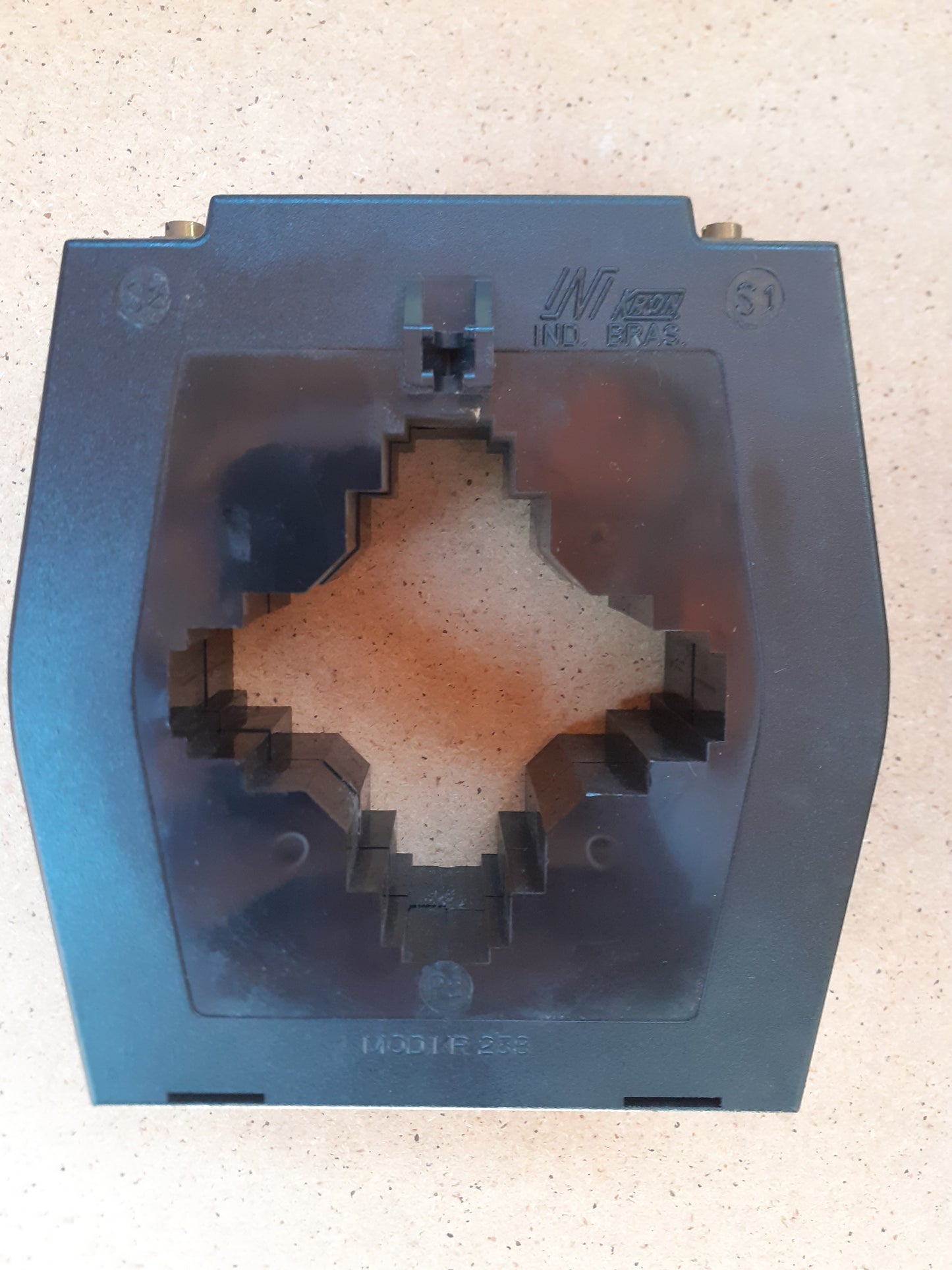 TC Kron KR238 2000-5A