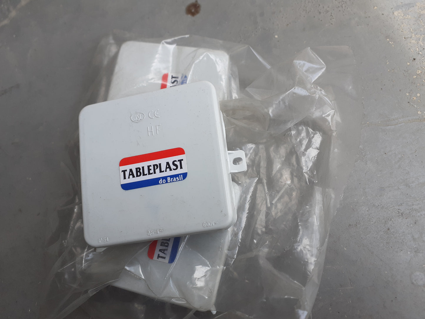 Caixa Tableplast P138