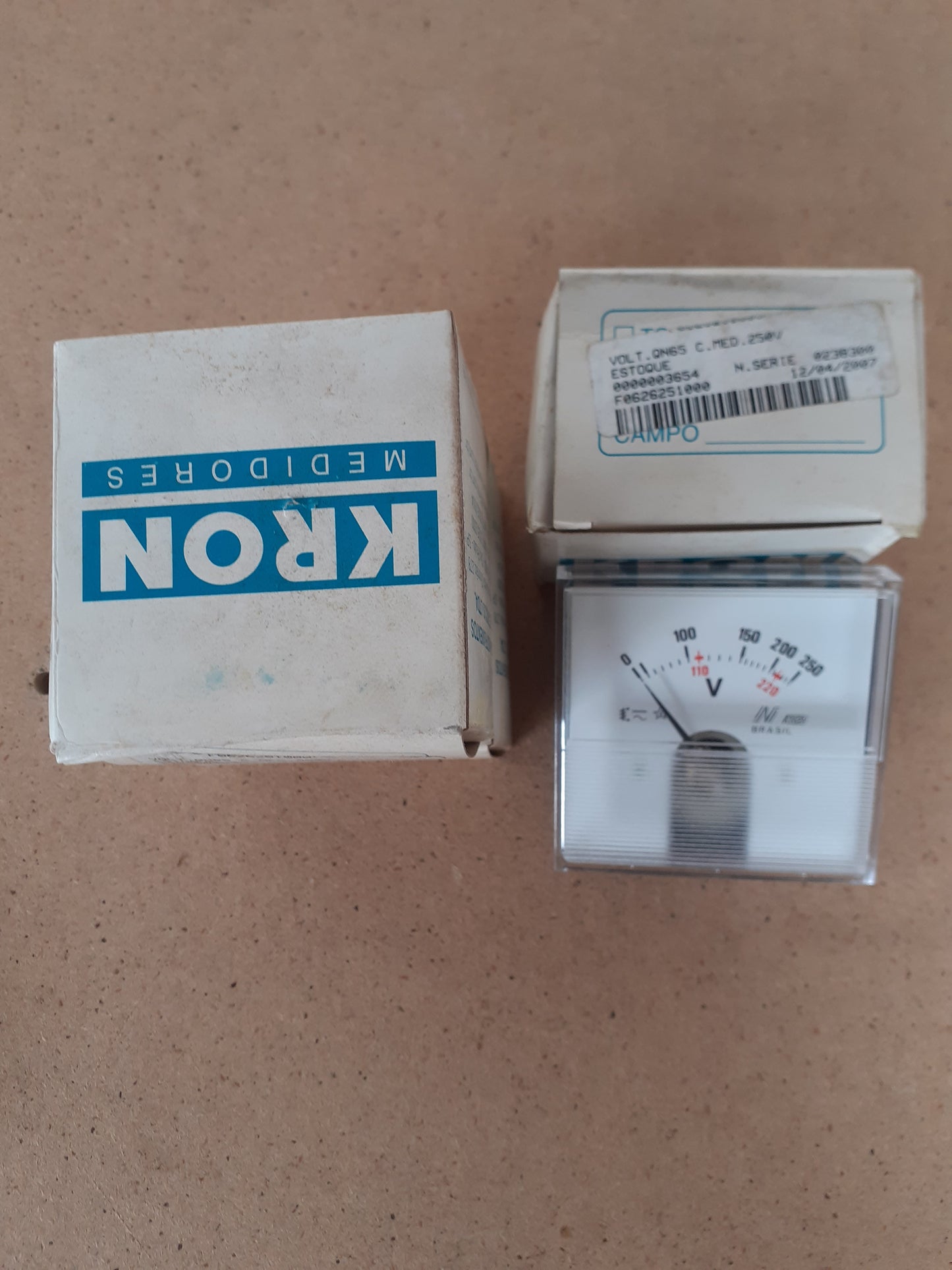 Voltimetro  KronQN65 0-250VCA-CC