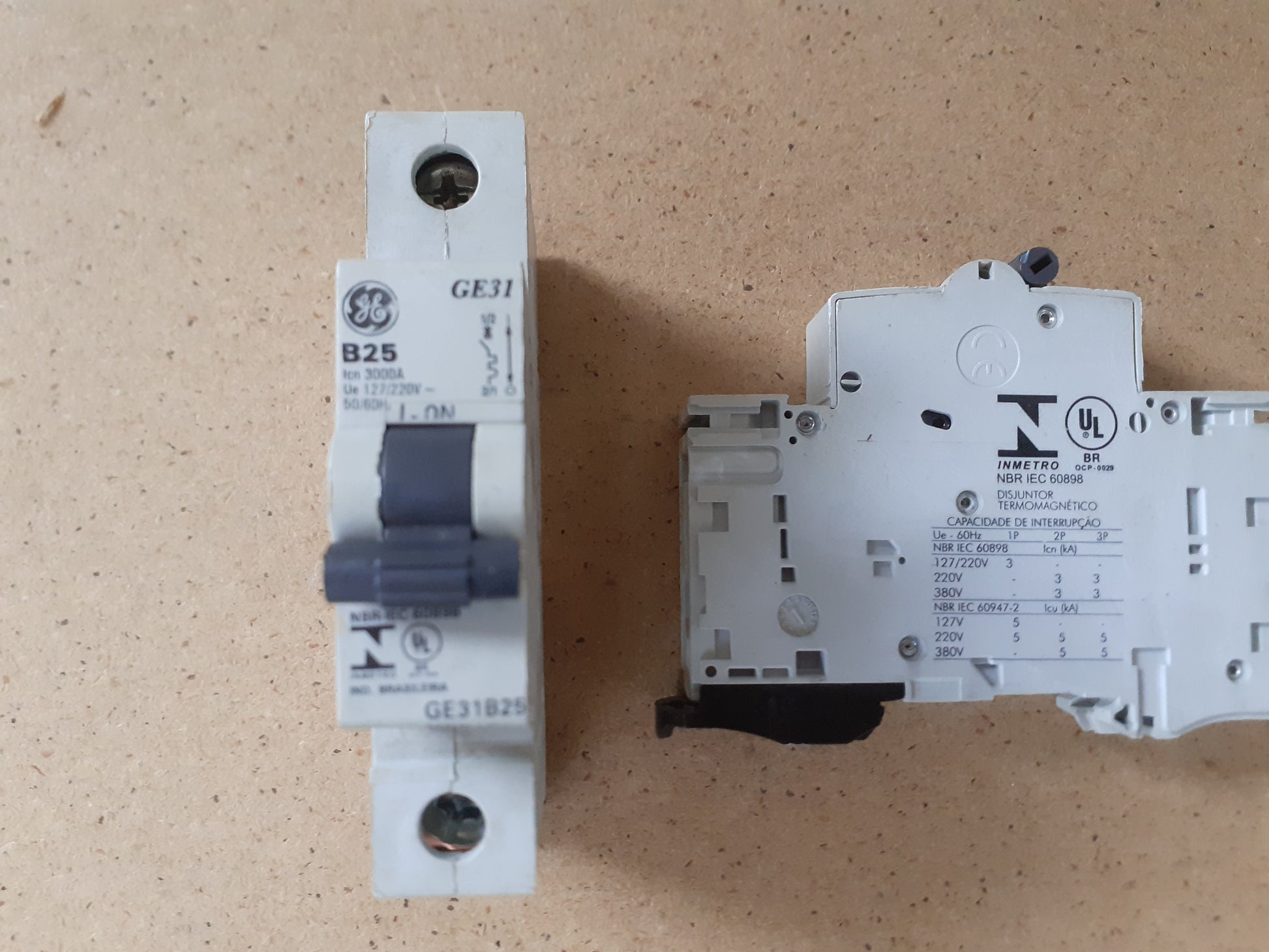 Disjuntor GE DIN GE31B25