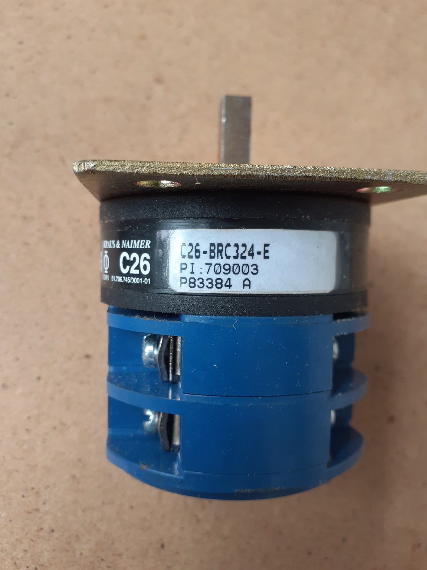 Comutadora Kraus Naimer C26BRC324E