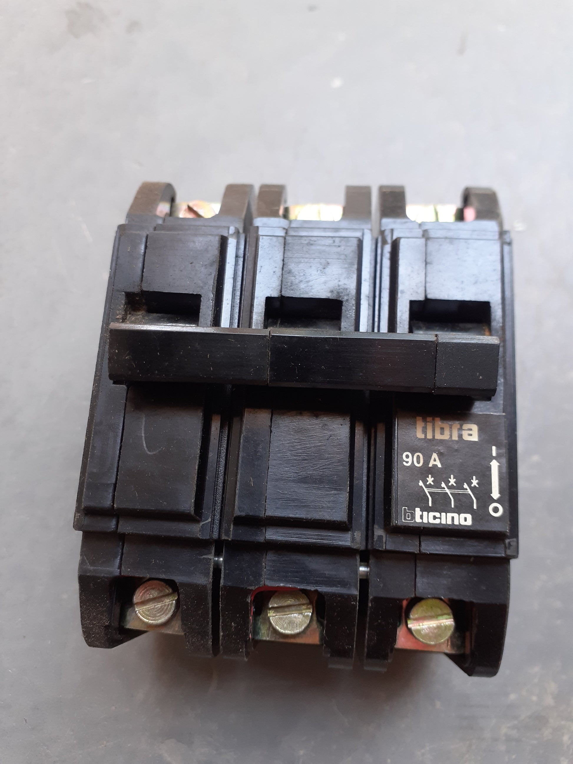 Disjuntor Bticino NEMA 3polos 90A