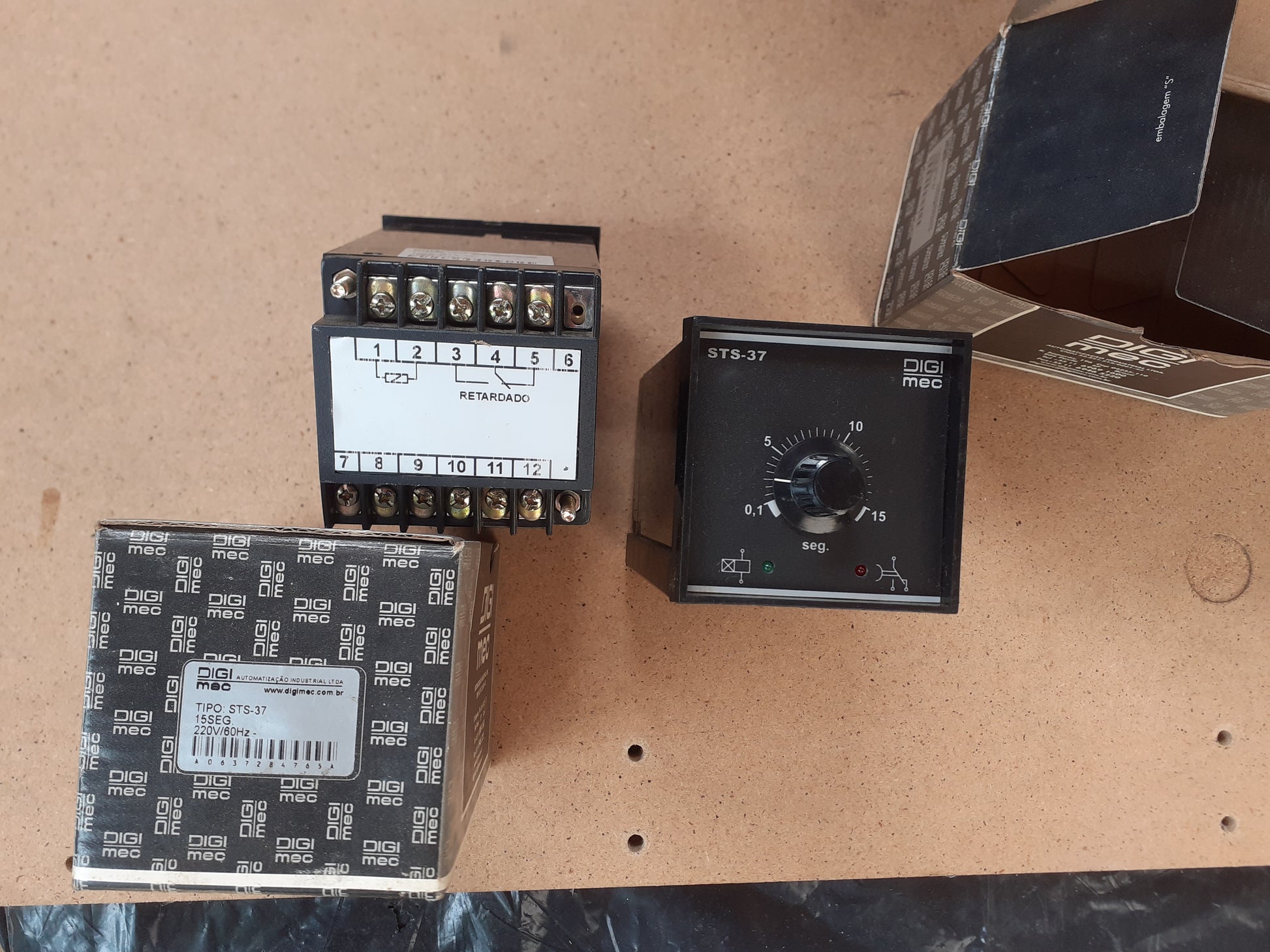 Temporizador Digimec STS-37 15s 220V