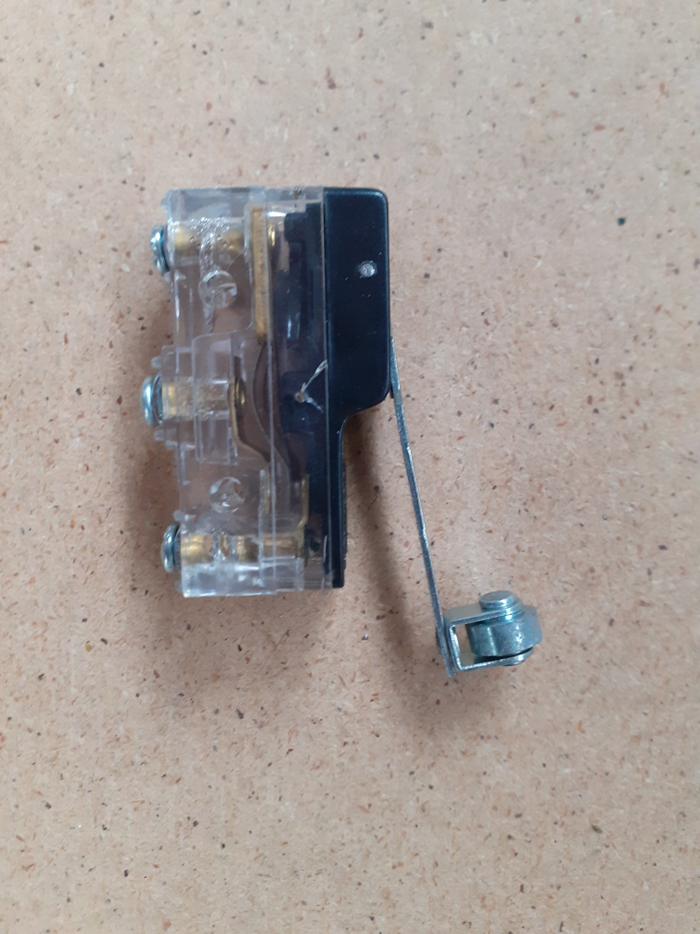 Micro switch Limit LM8RI