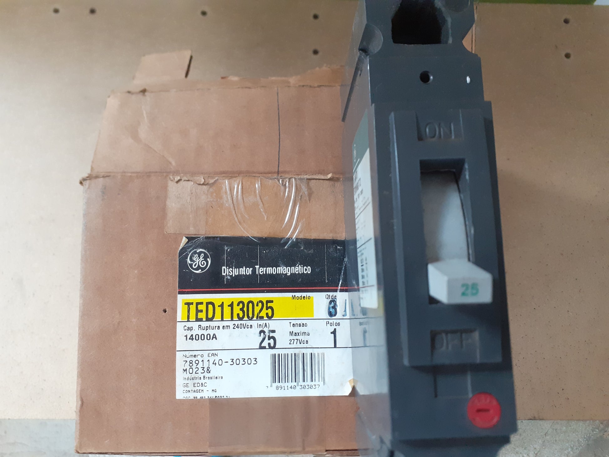 Disjuntor GE TED113025