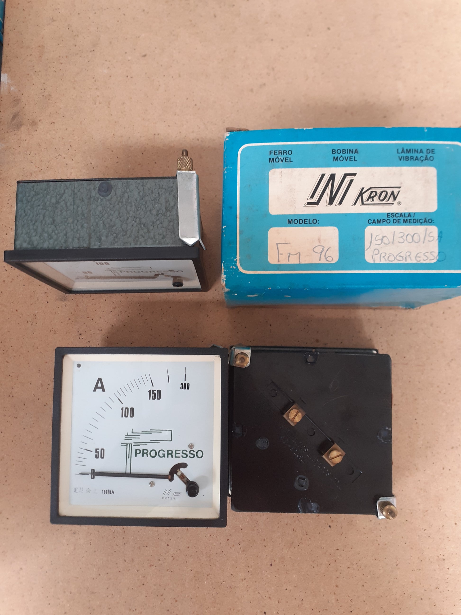 Amperimetro Kron FM96 150-300-5A