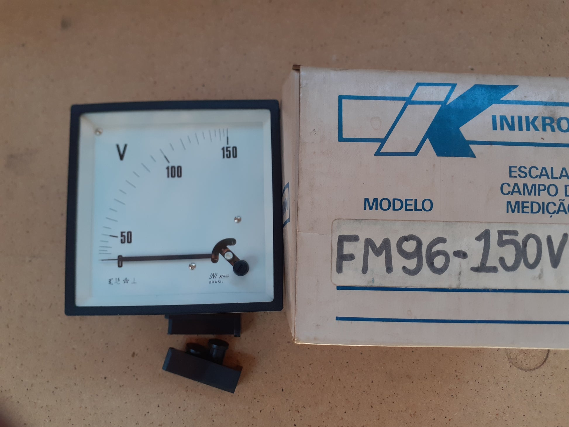 VoltimetroKron FM96 150V