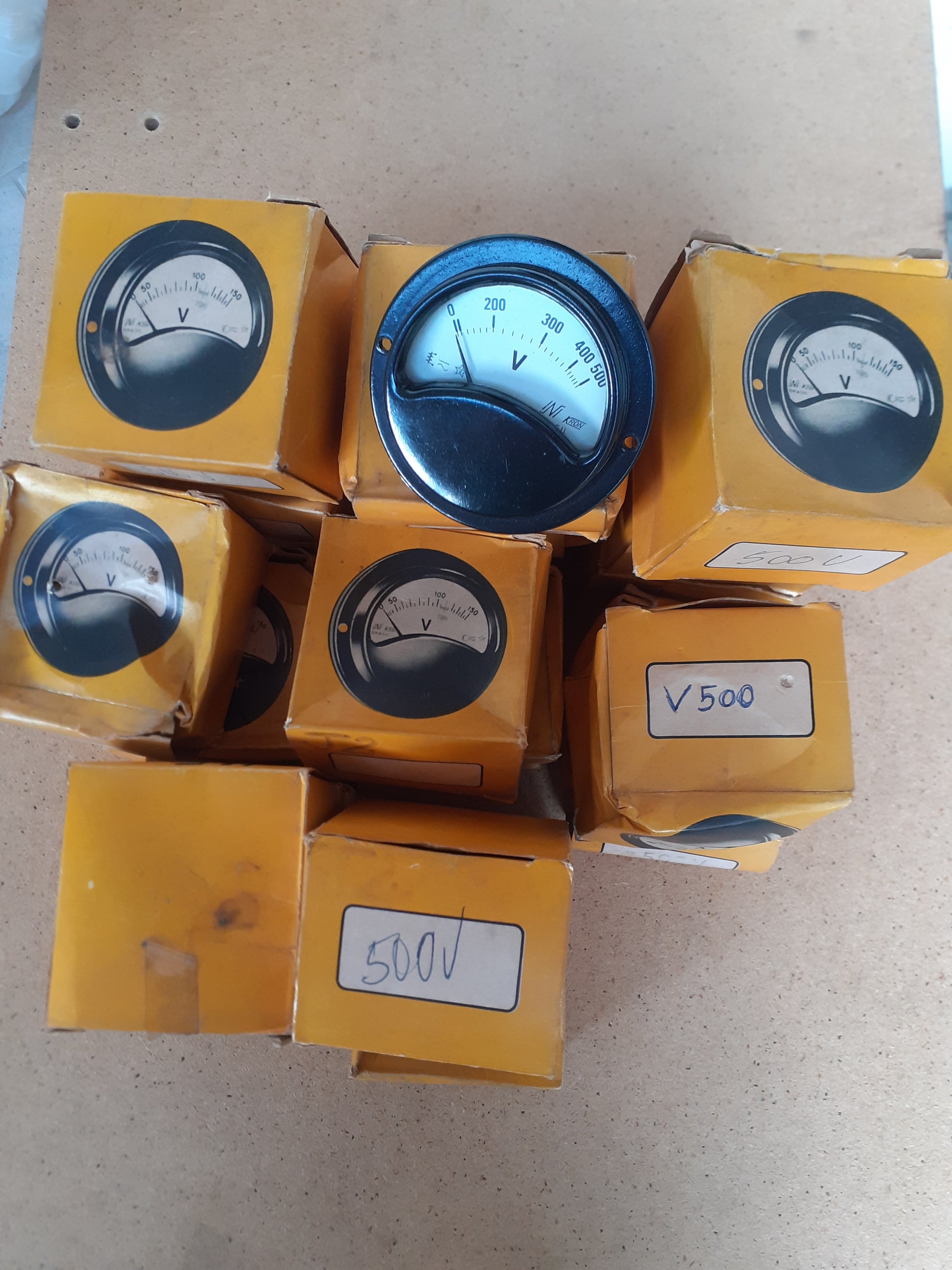 Voltimetro Kron BO65 500V