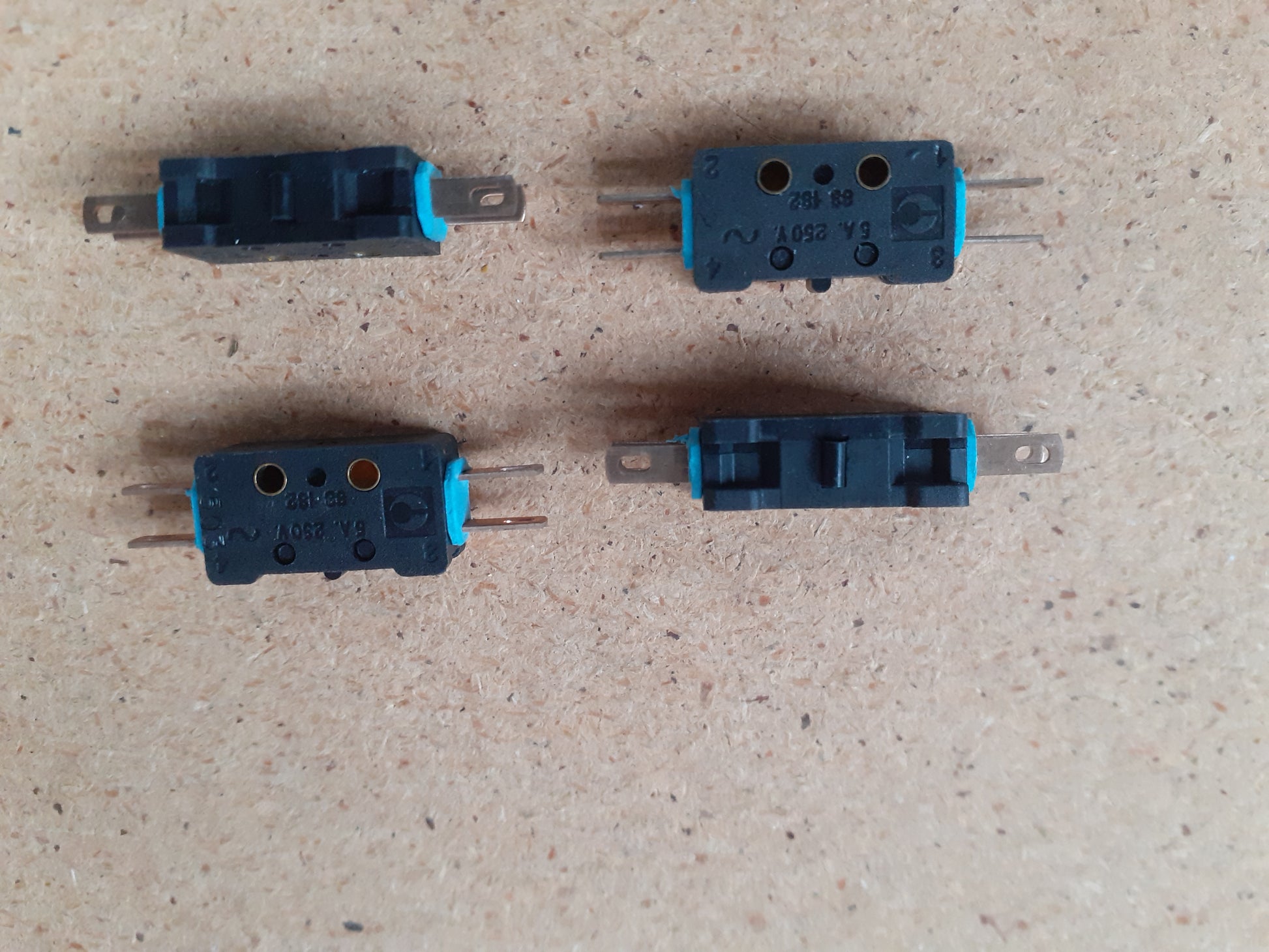 Micro switch Crouzet 83132