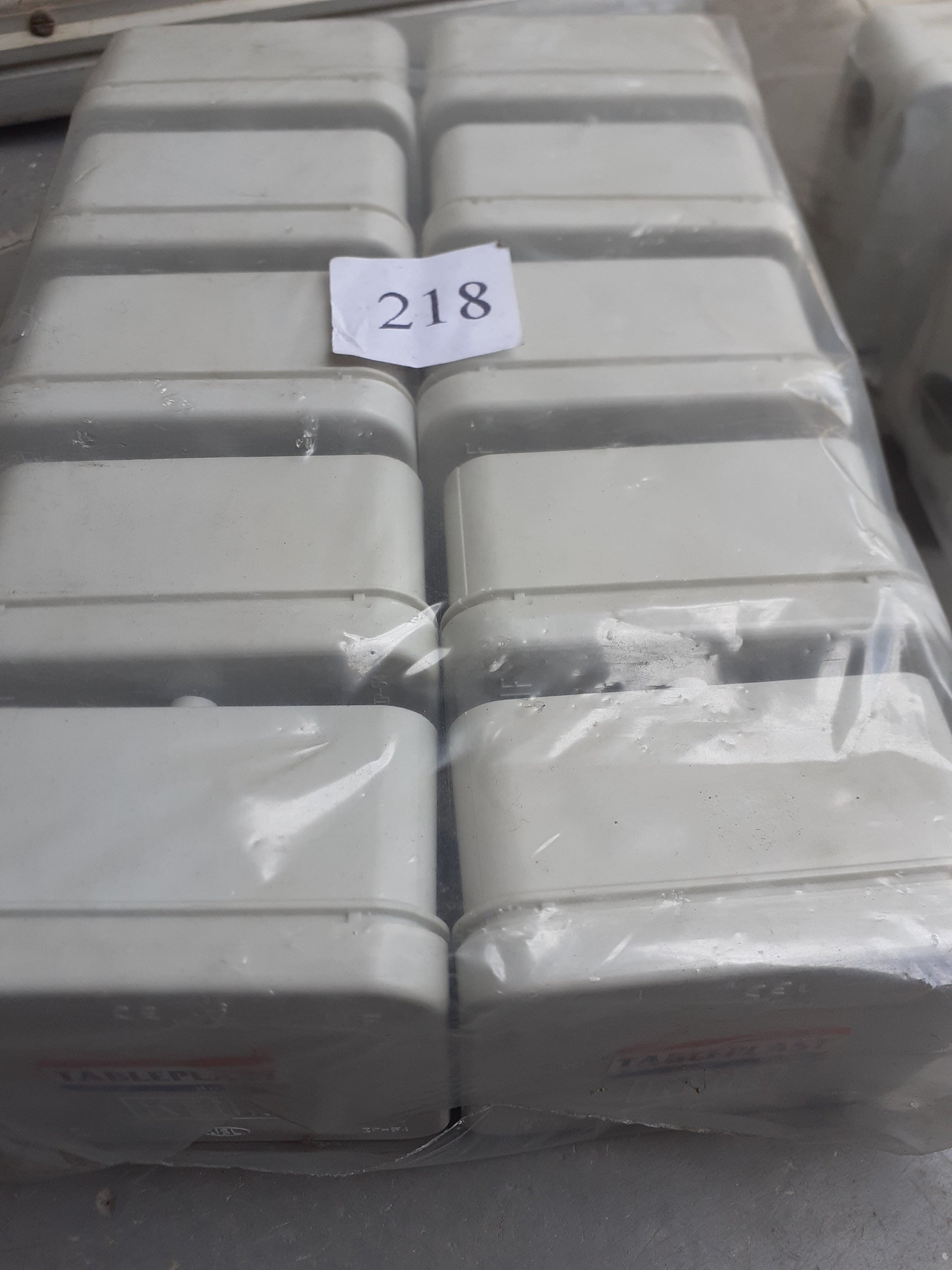 Caixa Tableplast 218