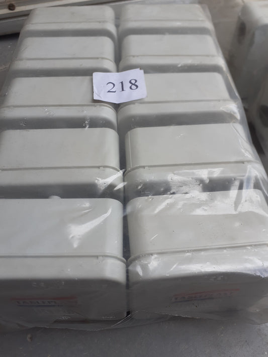 Caixa Tableplast 218