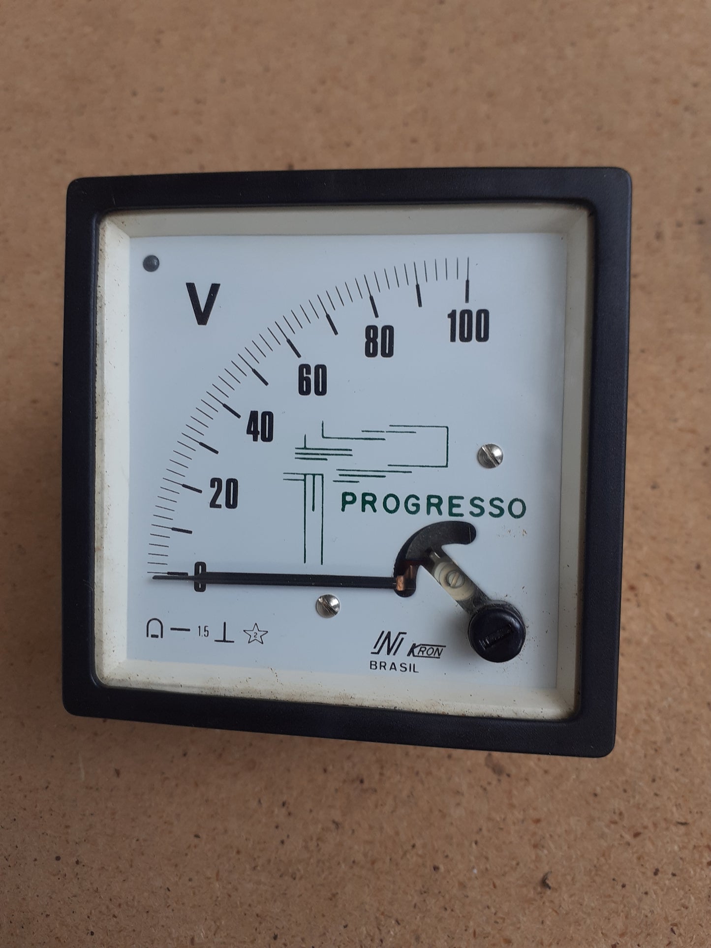 Voltimetro Kron BM72 100VCC