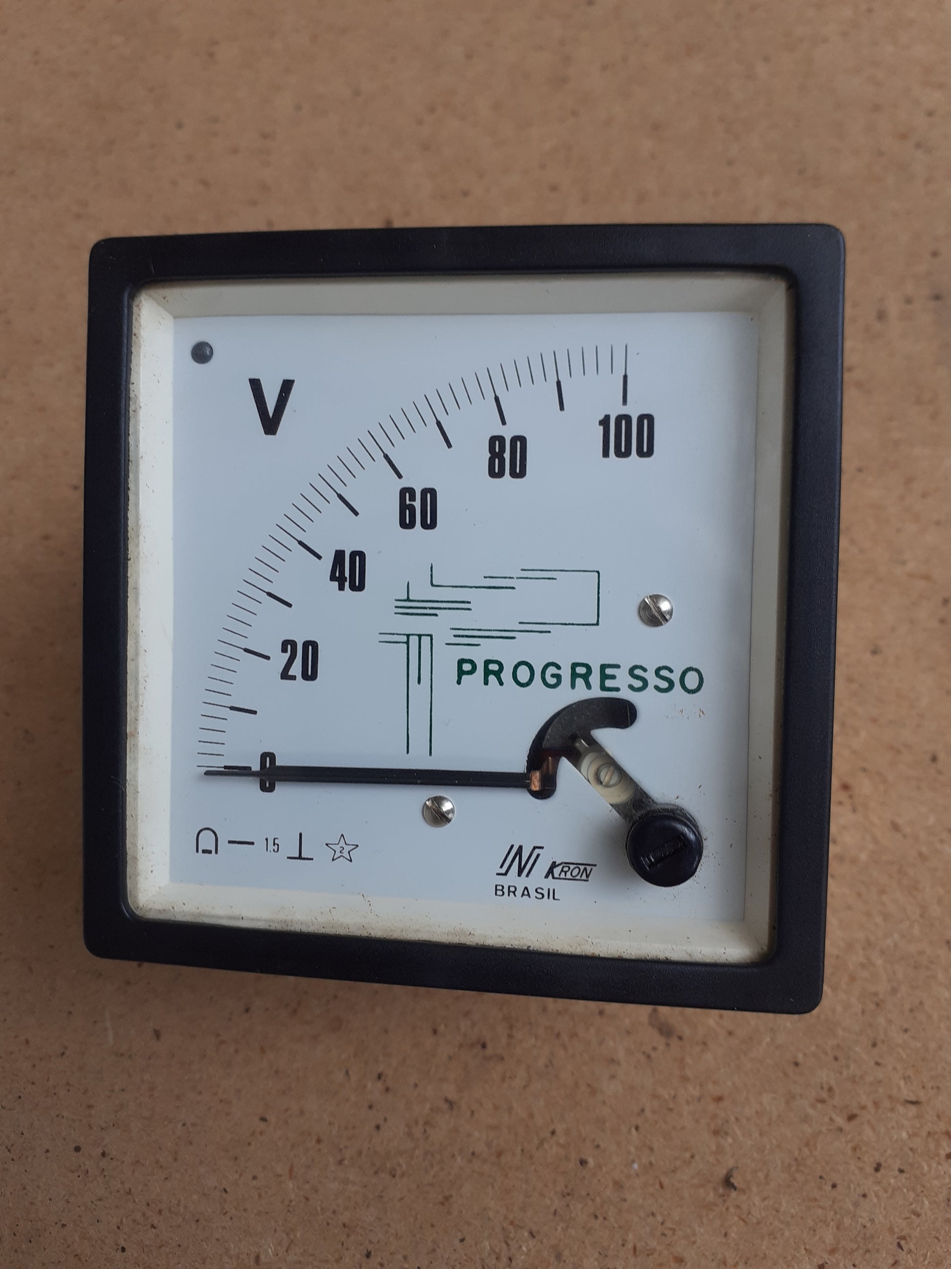 Voltimetro Kron BM72 100VCC