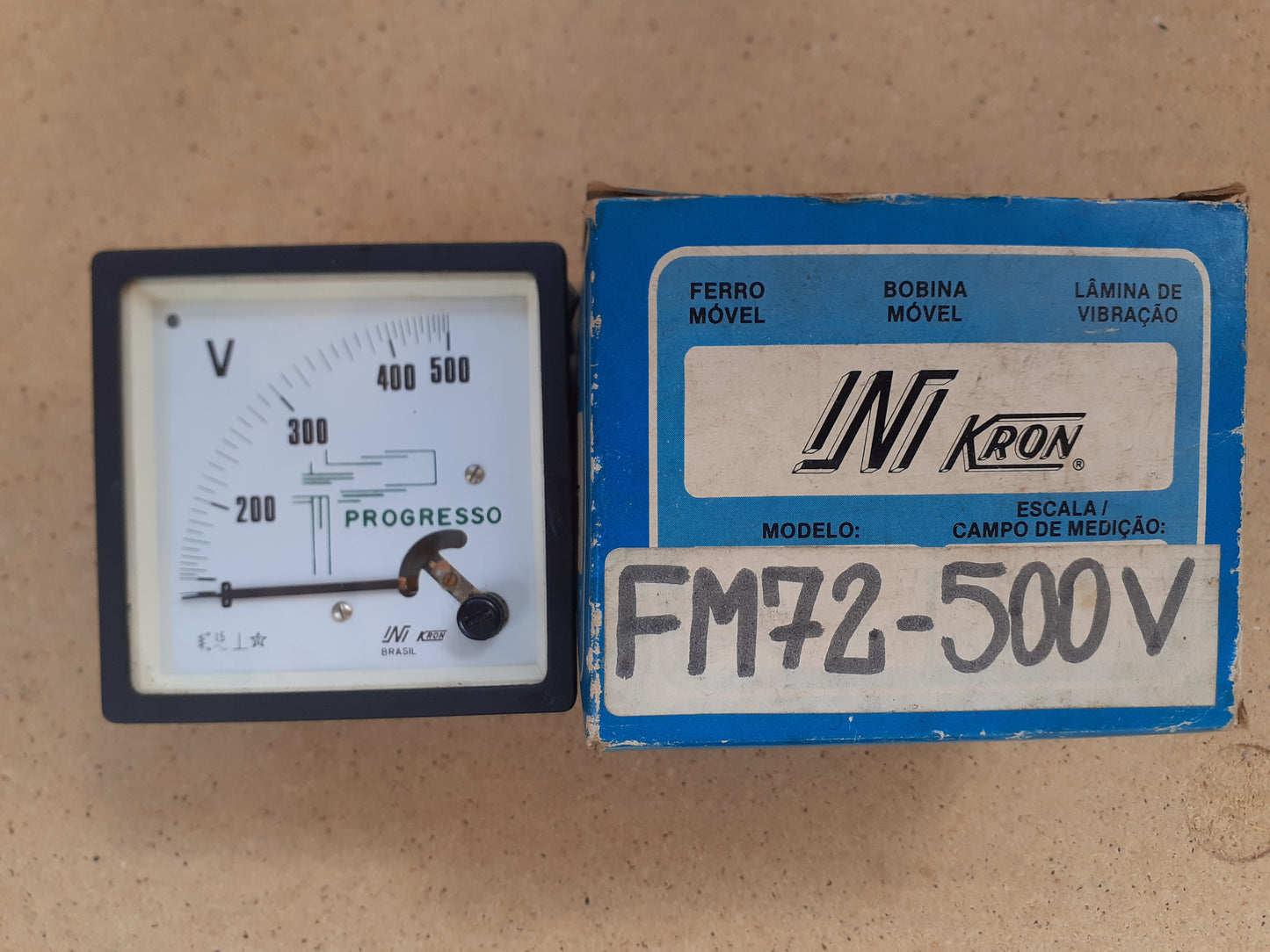 Voltimetro Kron FM72 500V