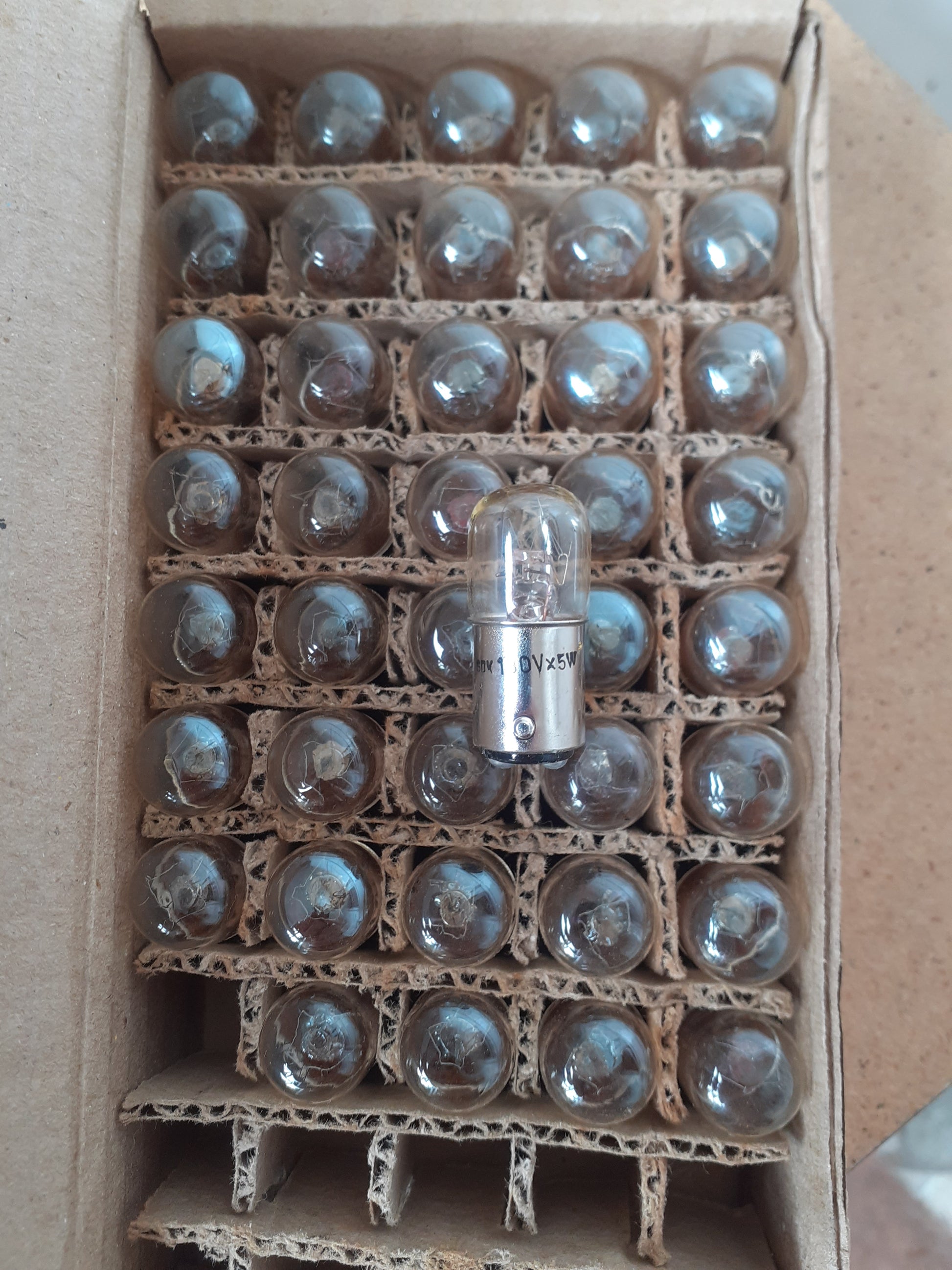 Lampad Sadokin BA15d 130V5W